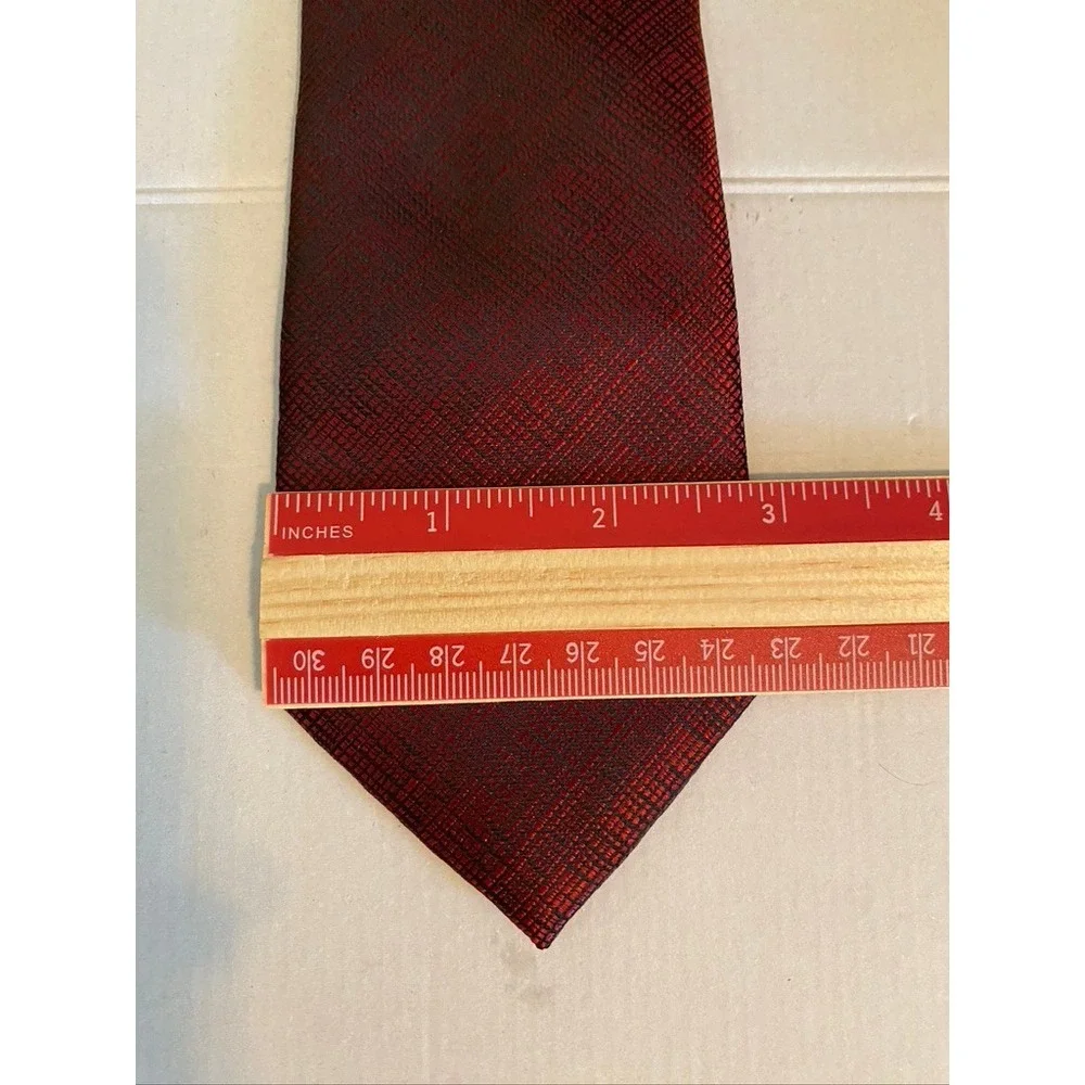 Van Heusen Mens Burgundy Red Black Micro Pattern Textured Polyester Necktie